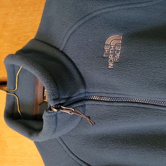 Like new fleece, The North Face jacket. Size medium. - Picture 2 of 4
